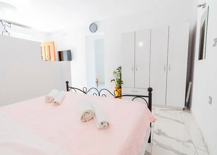 Ioanna Appartement Sými